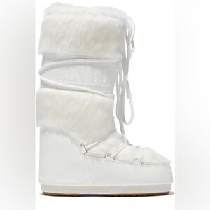 Fur moon boot
